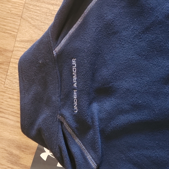 *NWT* Under Armour fleece top - Picture 10 of 10